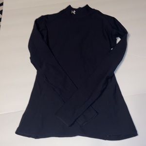 Under Armour black undershirt size MD